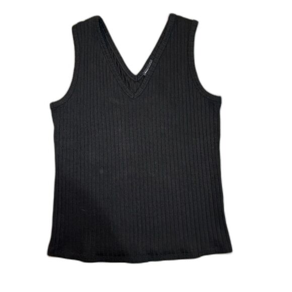 NWT Universal Standard Black Ribbed V-Neck Tank Size Medium - Picture 1 of 5